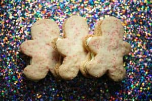 Peppermint Shortbread Sandwich Cookies - https://joaniesimon.com