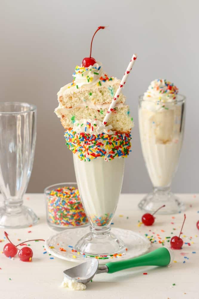 White Chocolate Strawberry Cake Milkshake - The Vegan 8