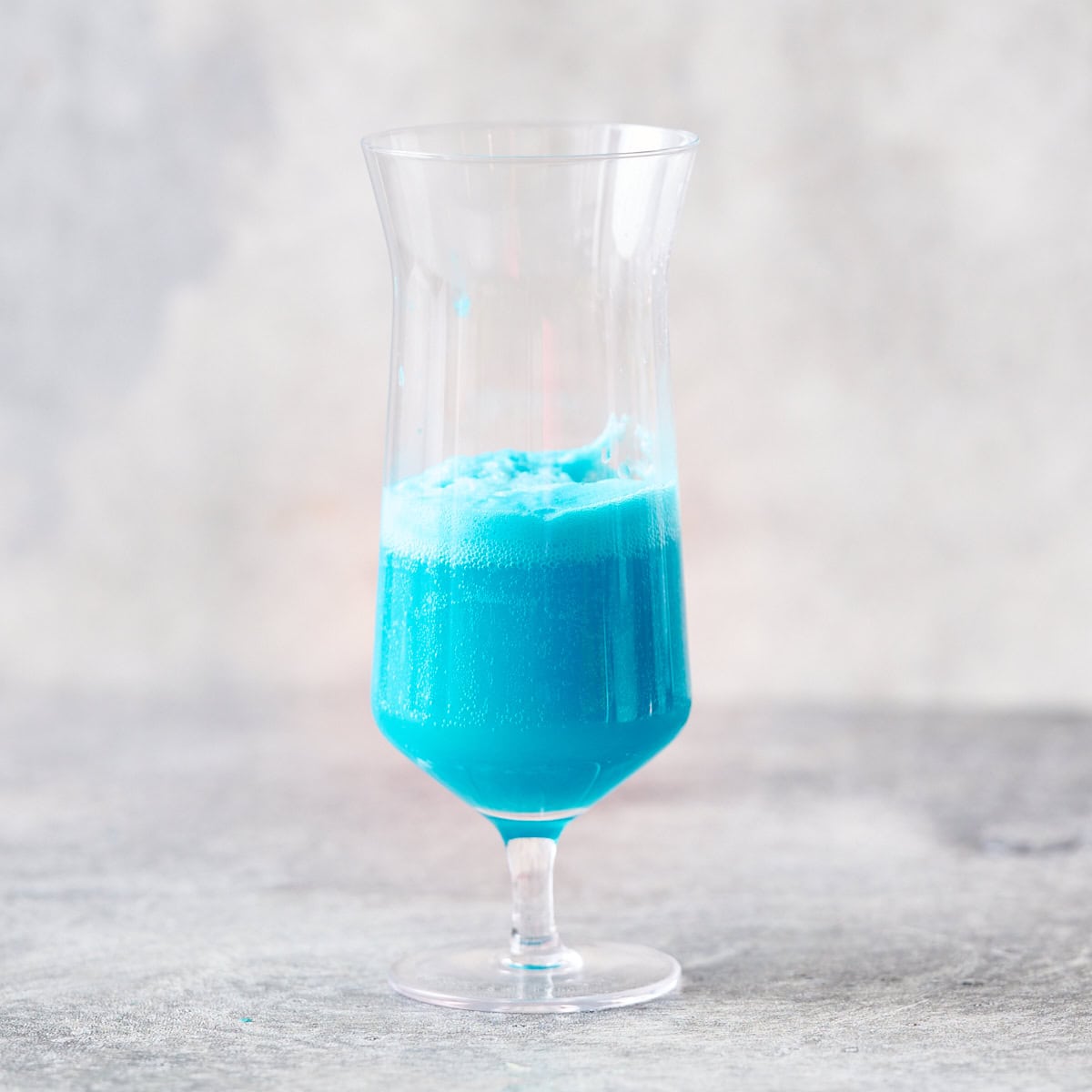 adding ginger ale and 7 up to the glass with the other ingredients